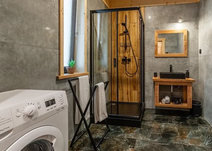 Osada Zbojnicka Turnia *